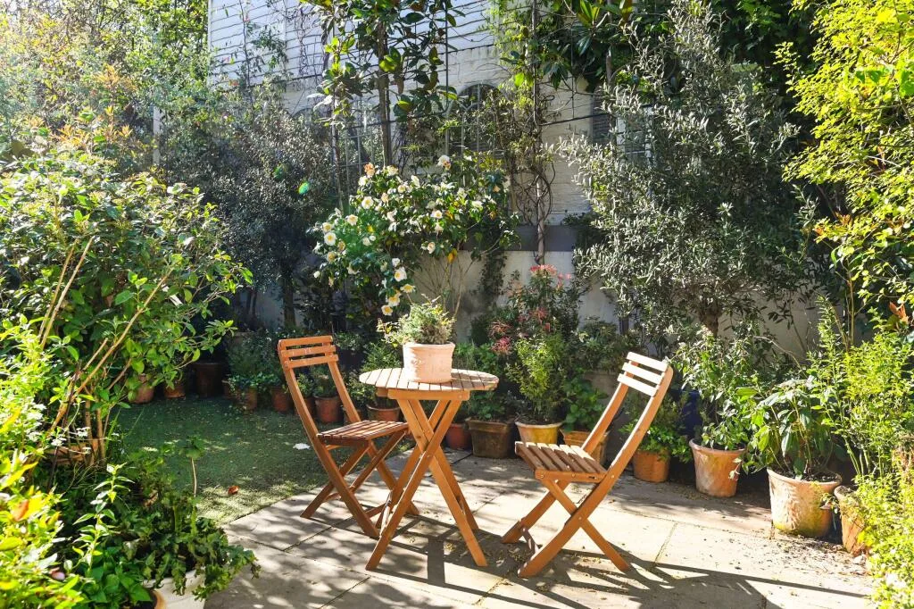 5 bedroom terraced house for rent