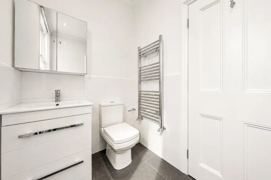 4 bedroom semi-detached house for rent