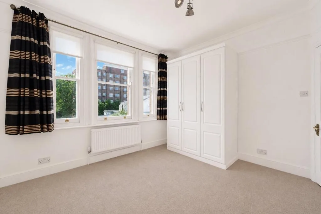 4 bedroom semi-detached house for rent