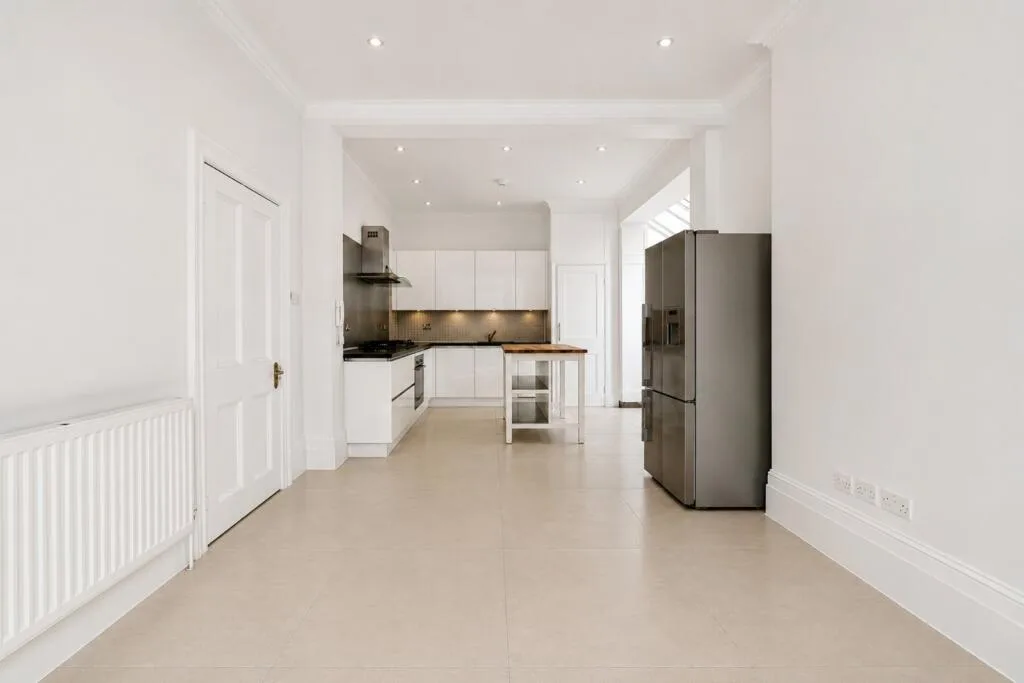 4 bedroom semi-detached house for rent