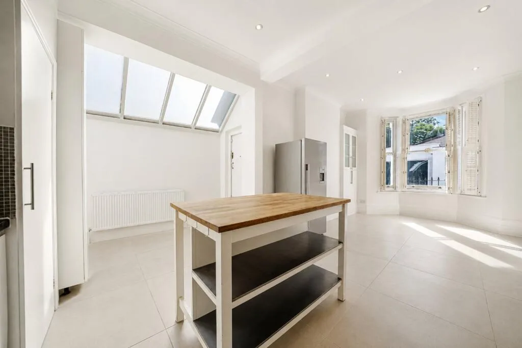 4 bedroom semi-detached house for rent
