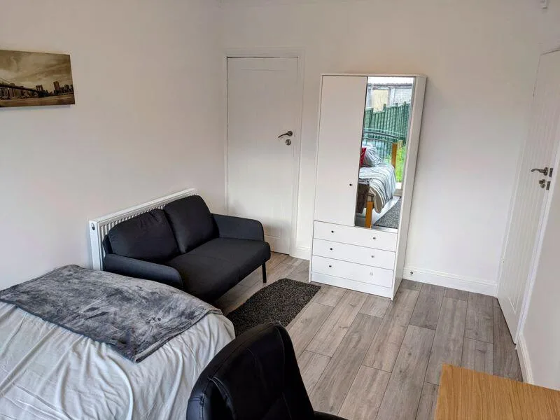 3 bedroom semi-detached house for rent