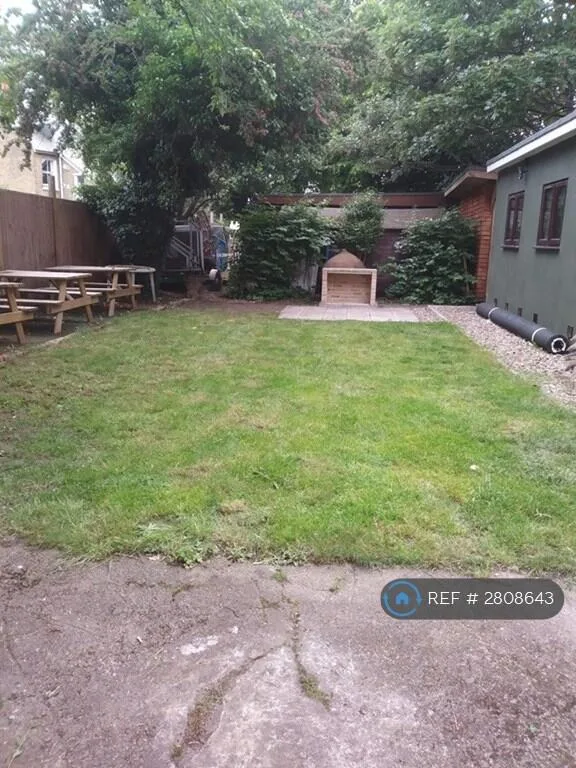 1 bedroom house share for rent