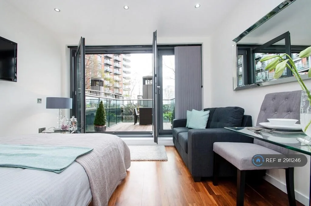 Studio flat for rent