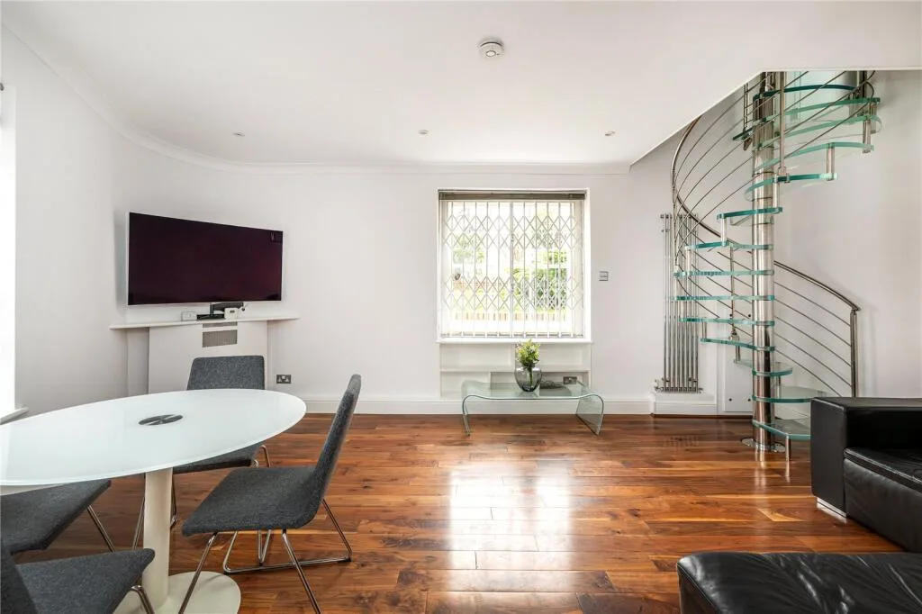 1 bedroom duplex for rent