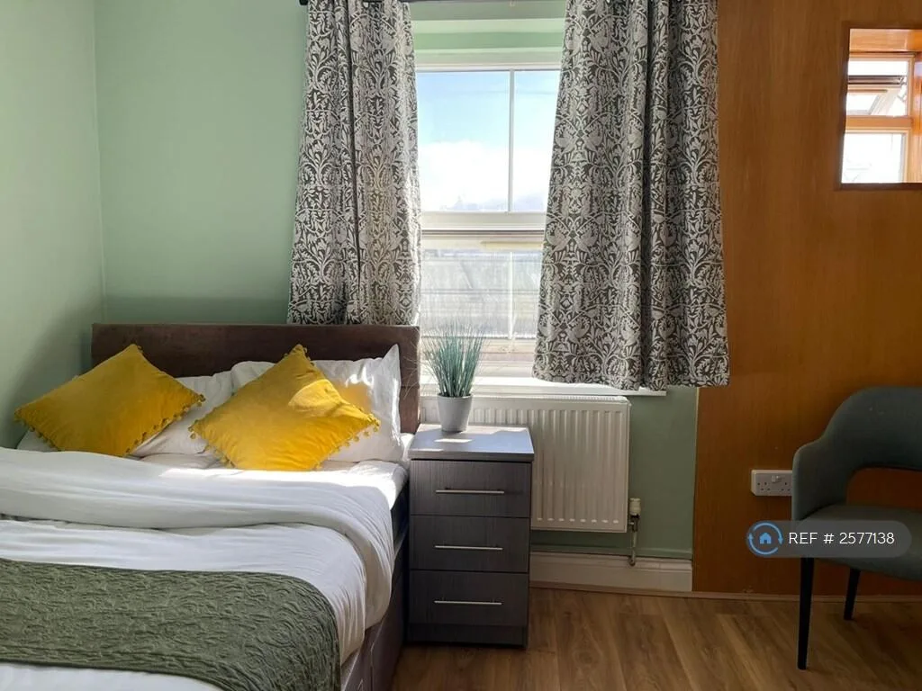 1 bedroom house share for rent