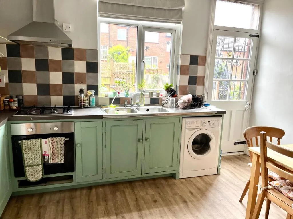 1 bedroom house share for rent