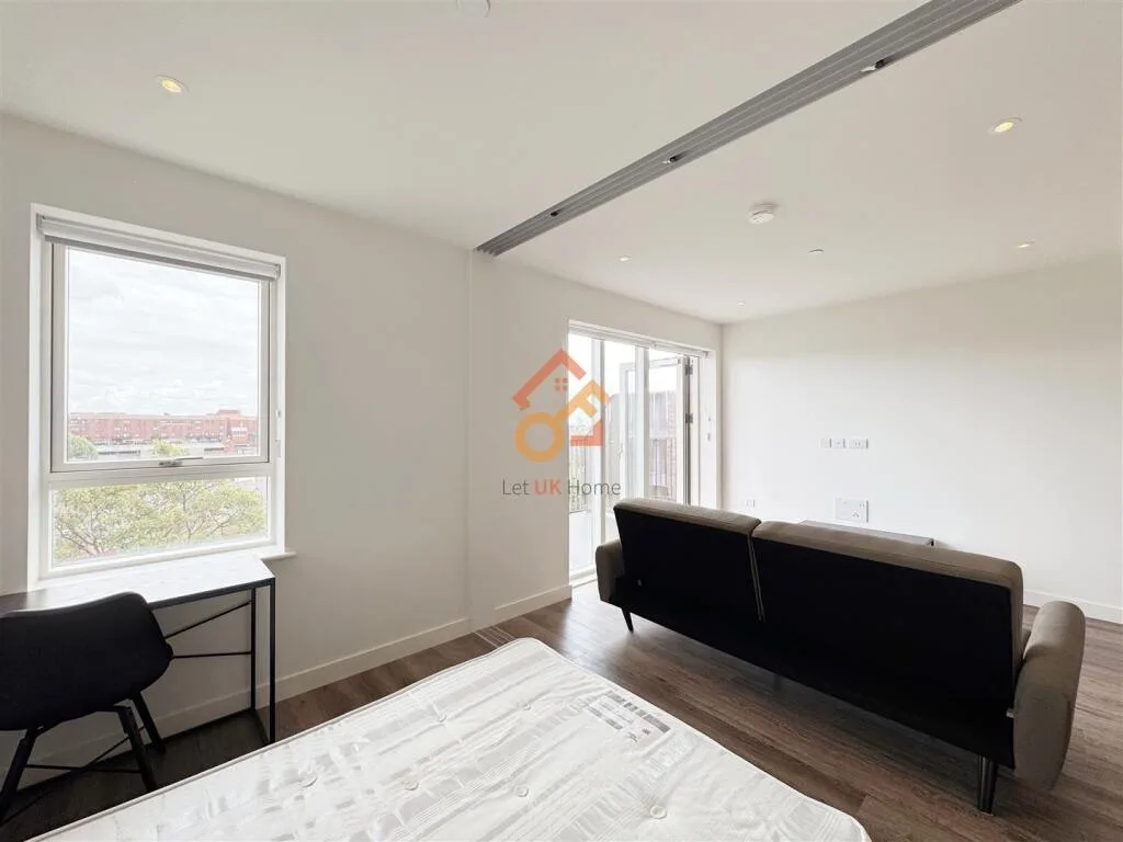Studio flat for rent