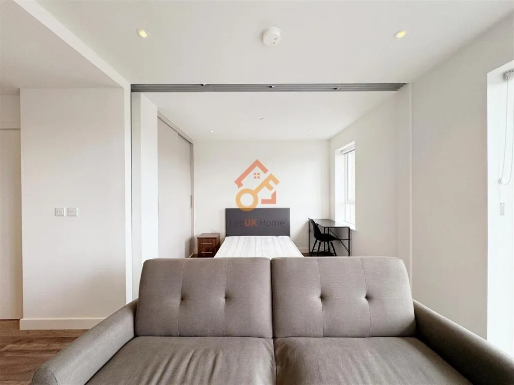 Studio flat for rent