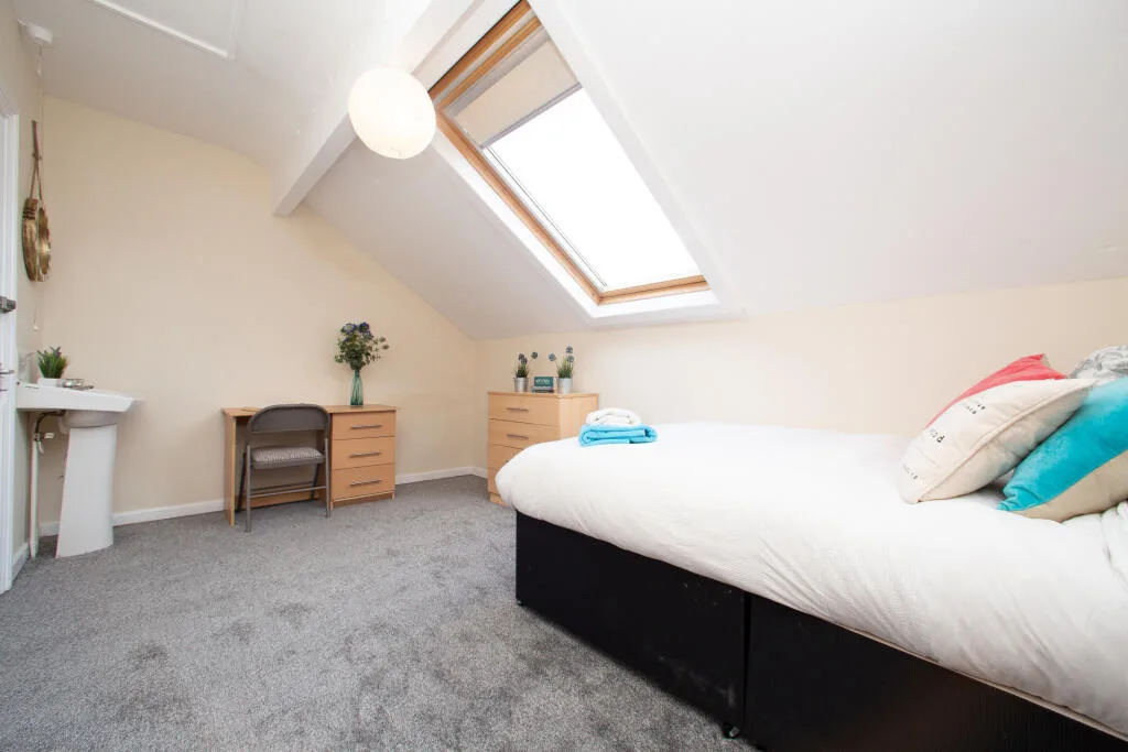 1 bedroom house share for rent
