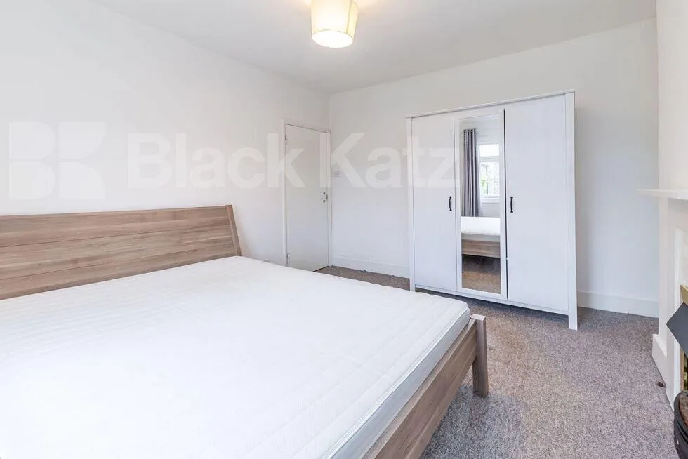 4 bedroom flat for rent
