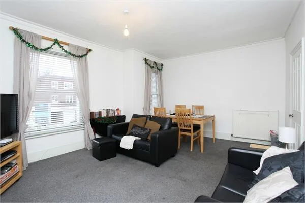 3 bedroom flat for rent