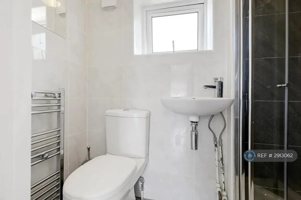 3 bedroom semi-detached house for rent