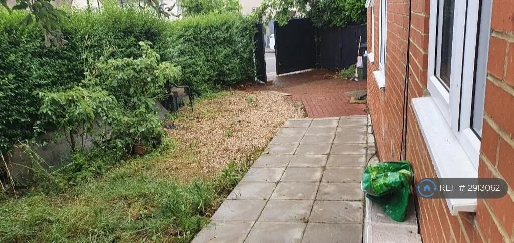 3 bedroom semi-detached house for rent