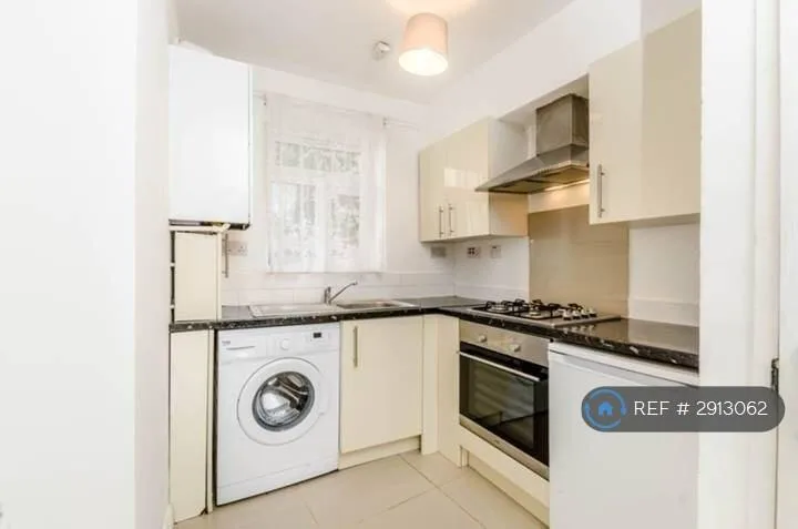 3 bedroom semi-detached house for rent