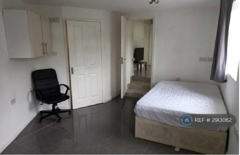 3 bedroom semi-detached house for rent
