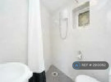 3 bedroom semi-detached house for rent