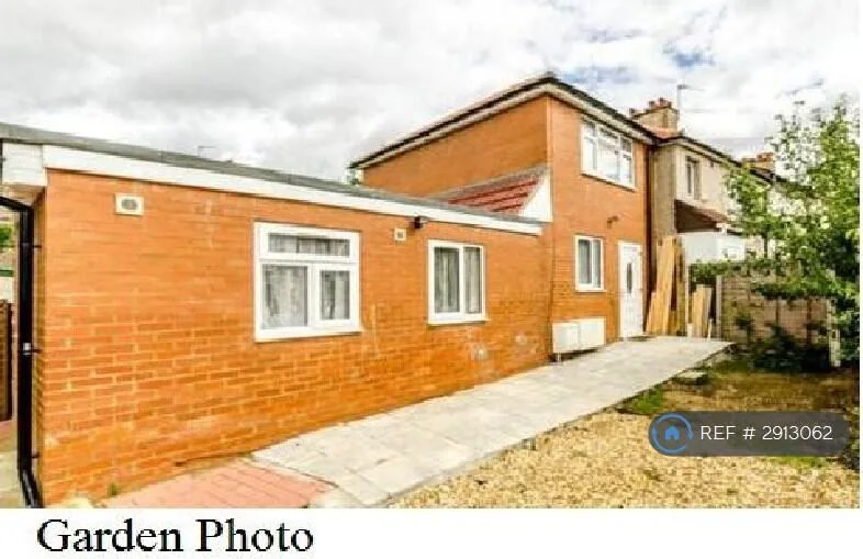 3 bedroom semi-detached house for rent
