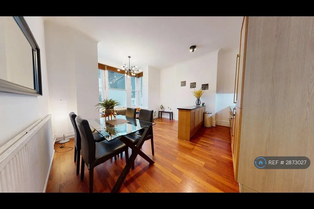 2 bedroom maisonette for rent