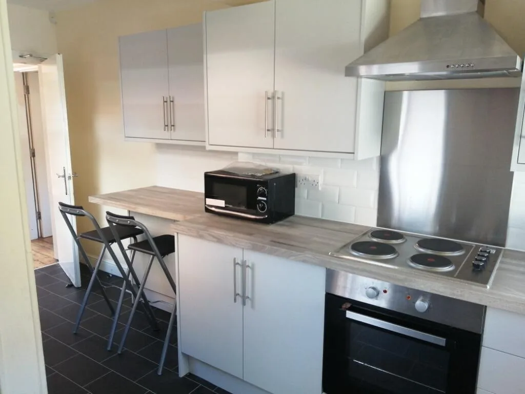 3 bedroom semi-detached house for rent
