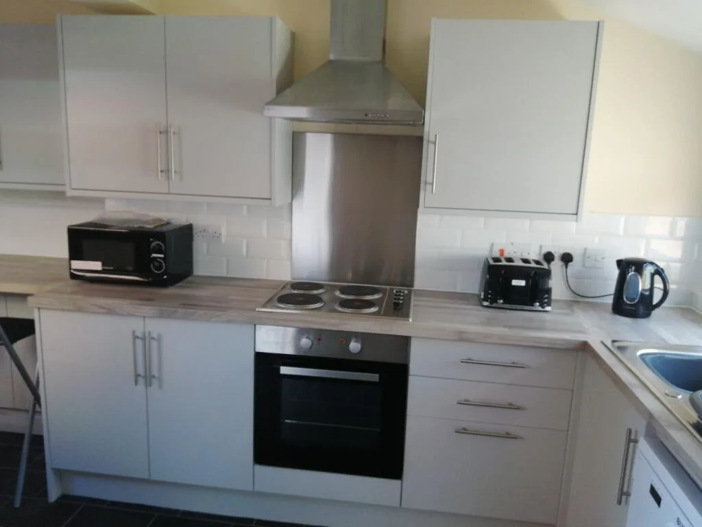 3 bedroom semi-detached house for rent