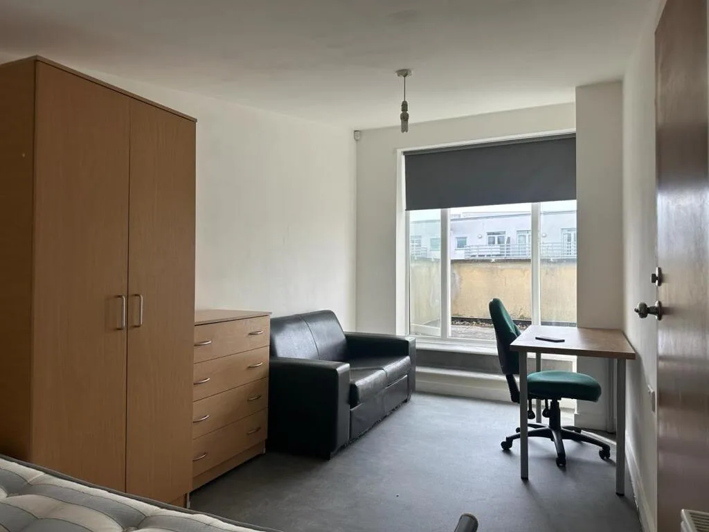 1 bedroom house share for rent