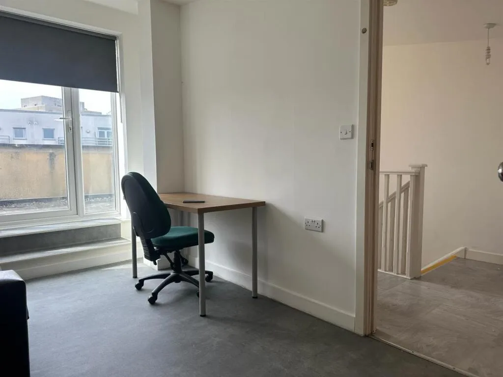 1 bedroom house share for rent