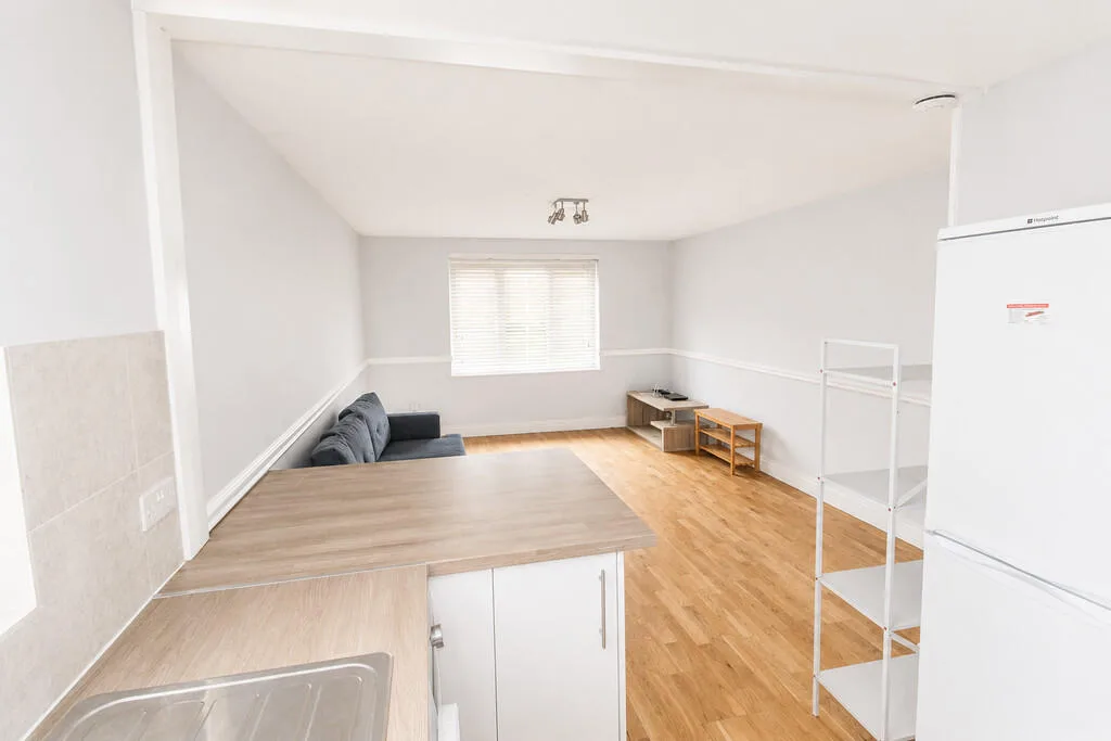 2 bedroom ground floor flat for rent