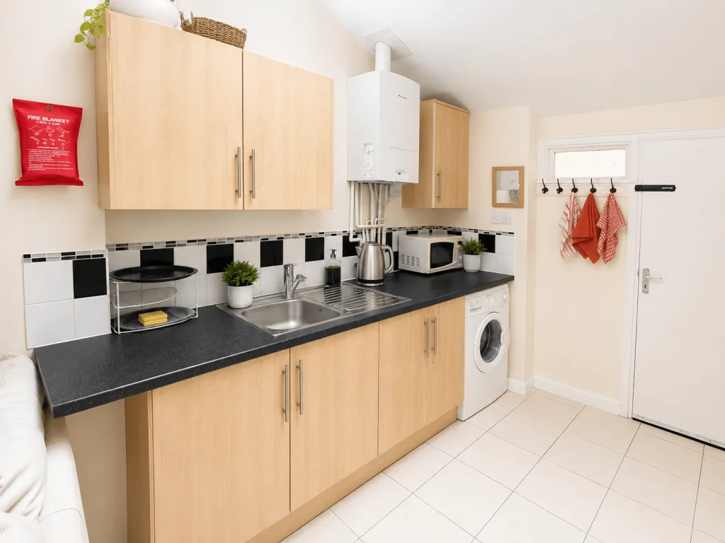 3 bedroom end of terrace house for rent