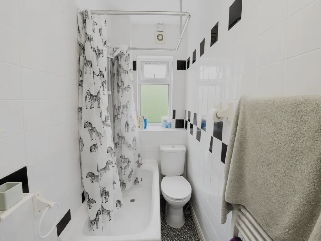3 bedroom end of terrace house for rent