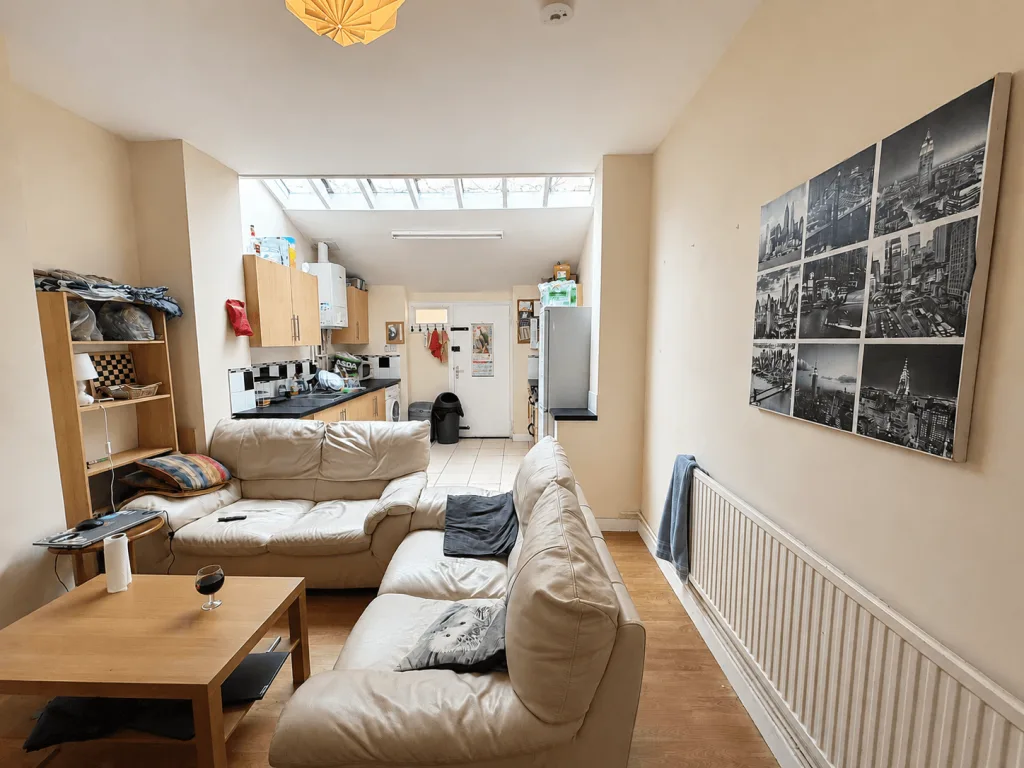 3 bedroom end of terrace house for rent