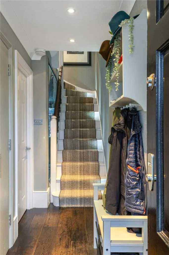 5 bedroom terraced house for rent