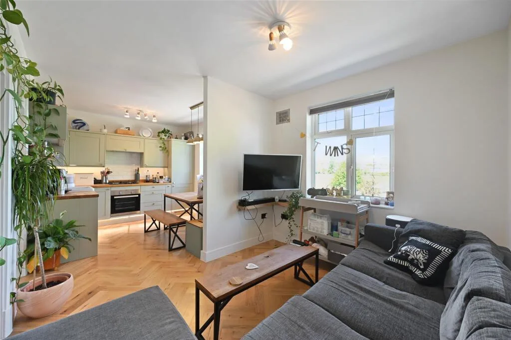 3 bedroom flat for rent