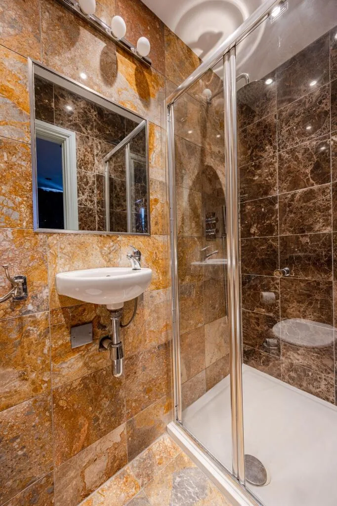 3 bedroom maisonette for rent