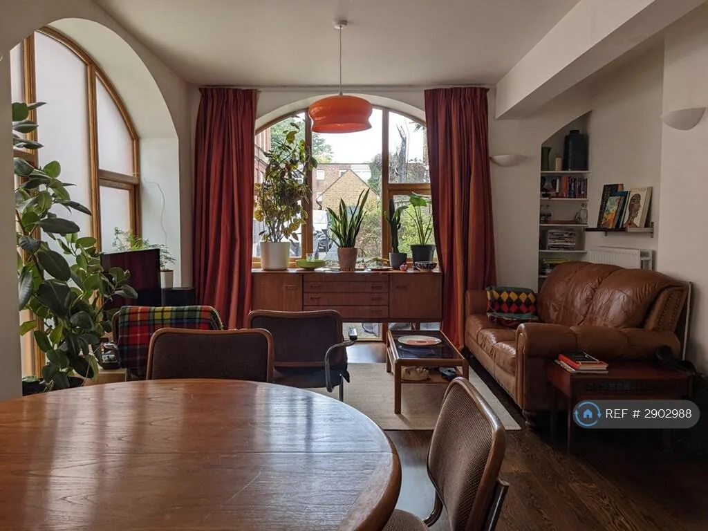 2 bedroom semi-detached house for rent