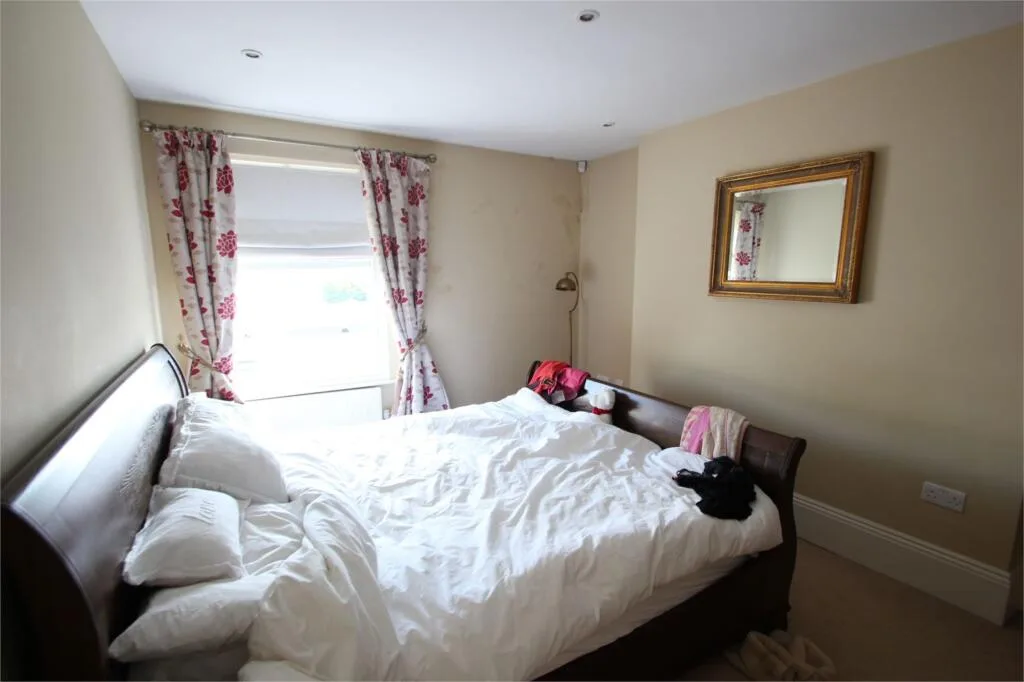 2 bedroom maisonette for rent