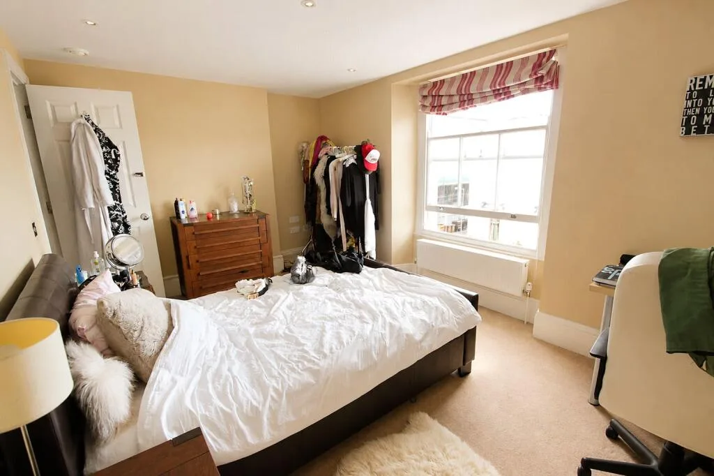 2 bedroom maisonette for rent
