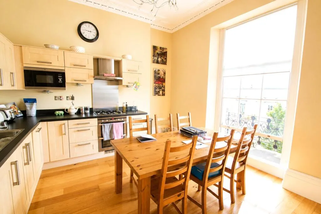 2 bedroom maisonette for rent