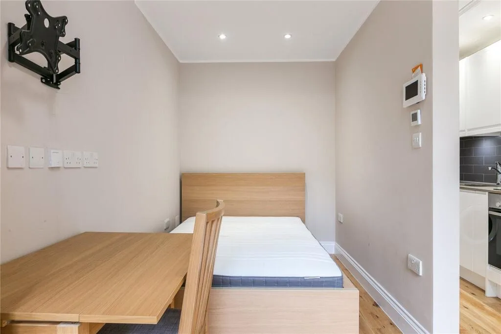 Studio flat for rent