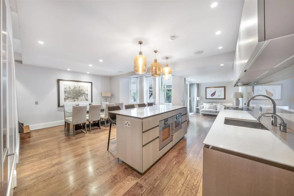 3 bedroom flat for rent