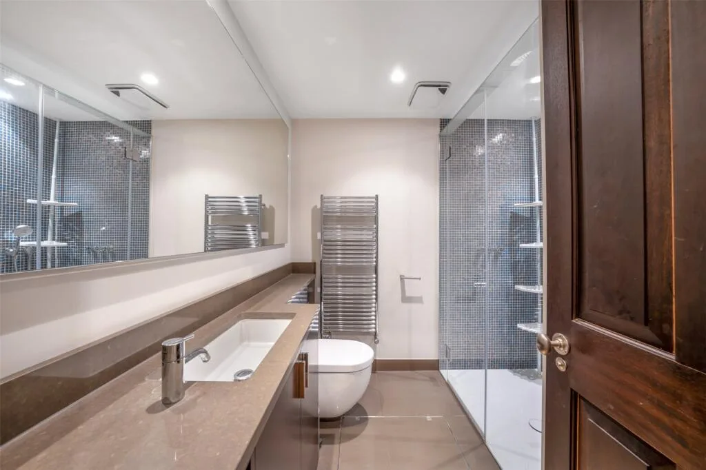 3 bedroom flat for rent
