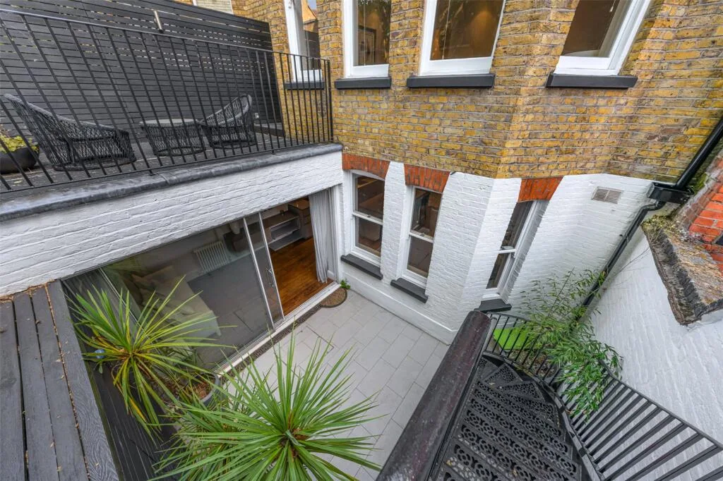 3 bedroom flat for rent