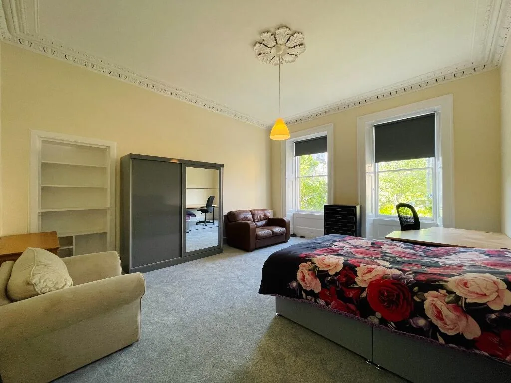 4 bedroom flat for rent
