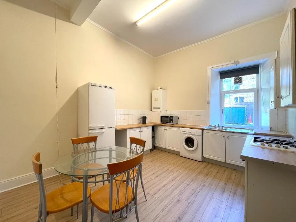 4 bedroom flat for rent