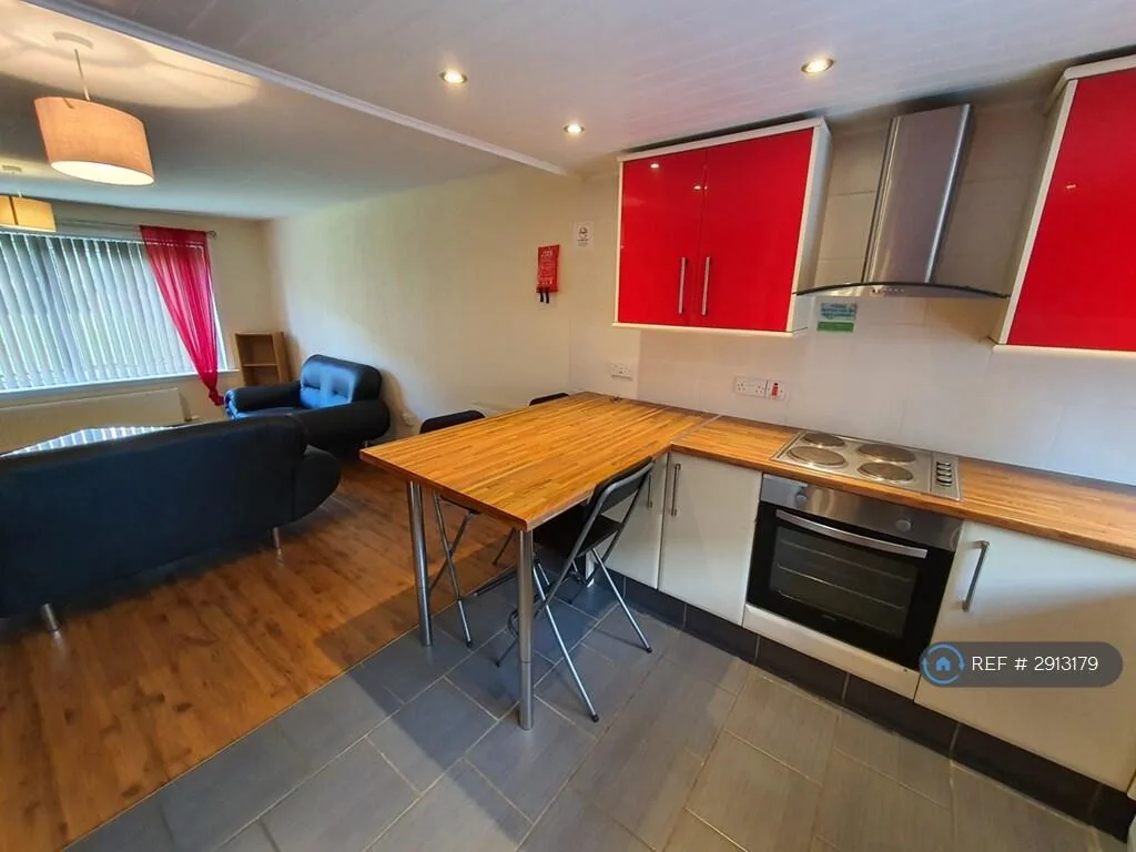 3 bedroom flat for rent