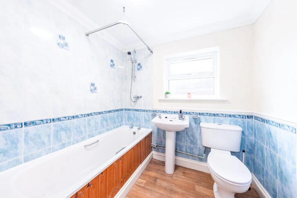5 bedroom terraced house for rent