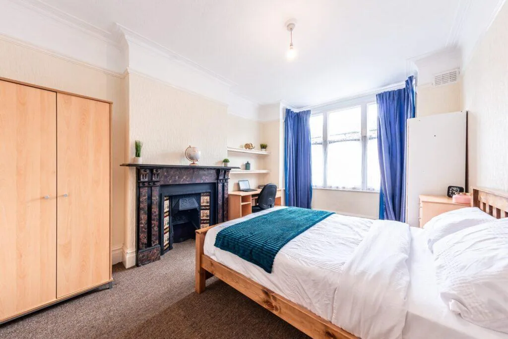 5 bedroom terraced house for rent