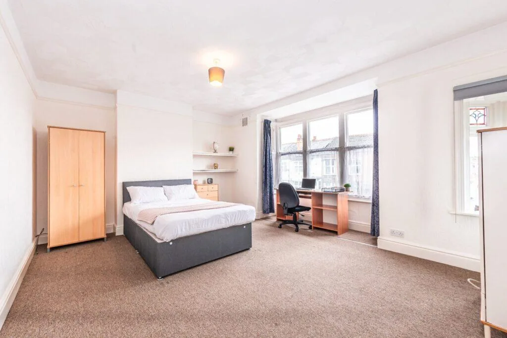 5 bedroom terraced house for rent