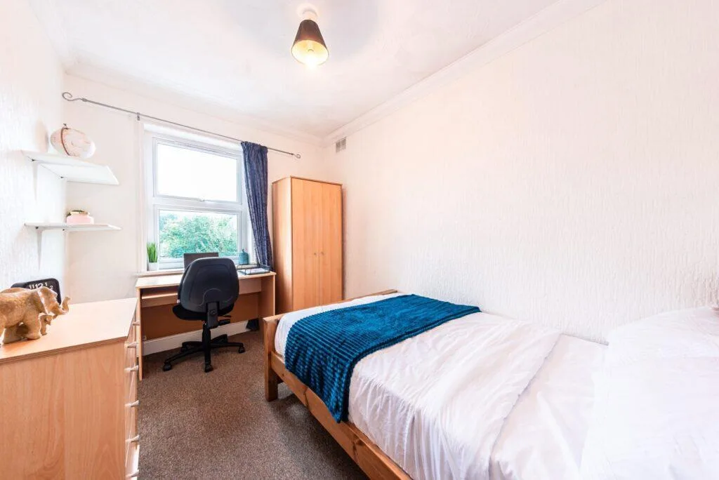 5 bedroom terraced house for rent