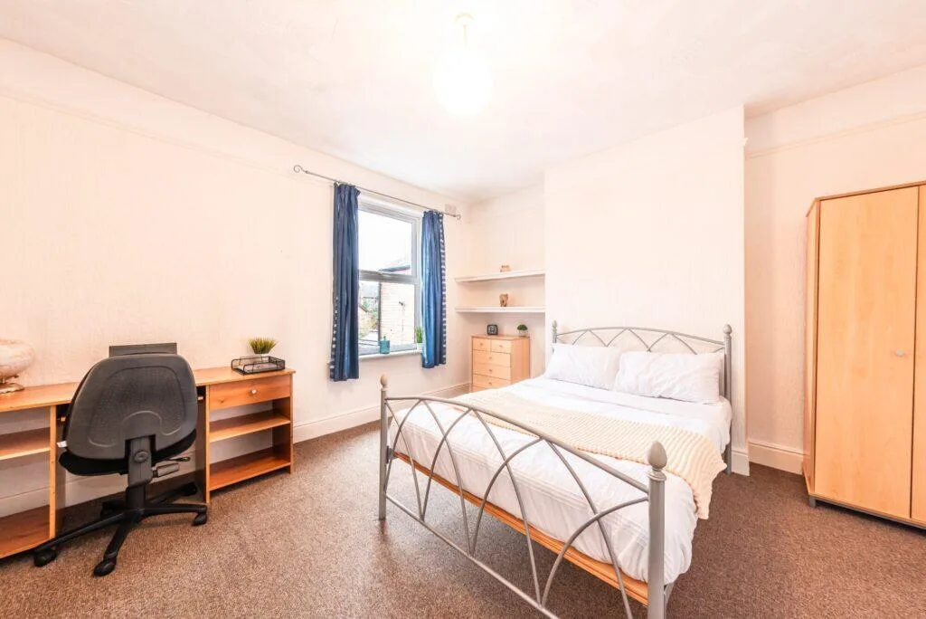 5 bedroom terraced house for rent